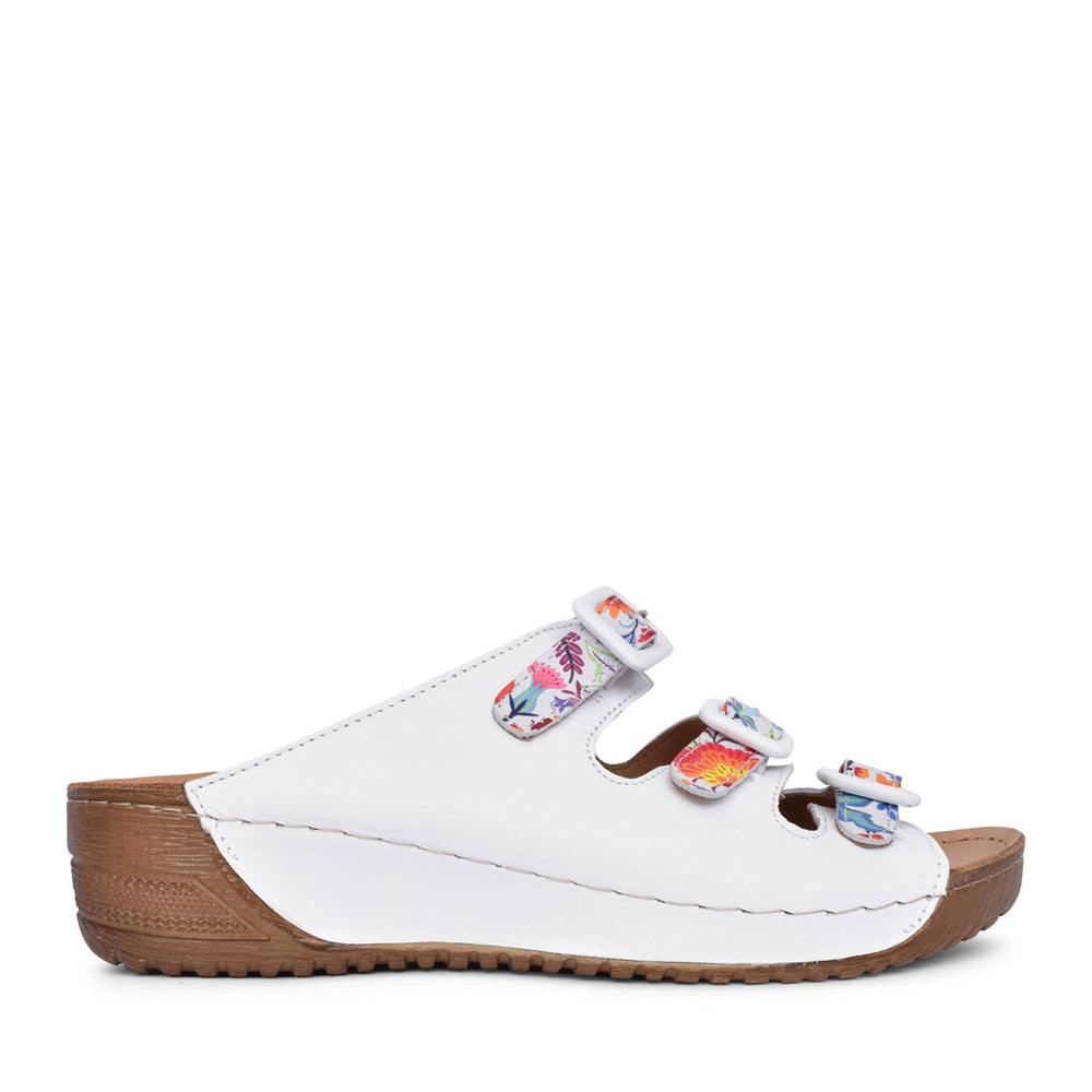 Ladies Nessa A7835 Mule In White Multi