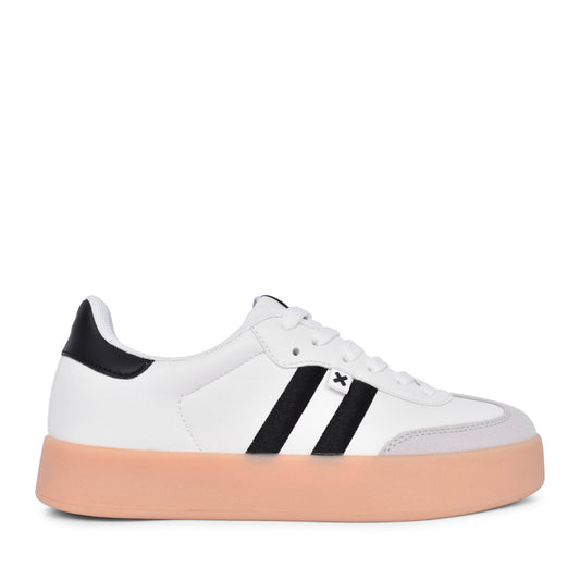 Ladies 144050 Laced Trainer In White