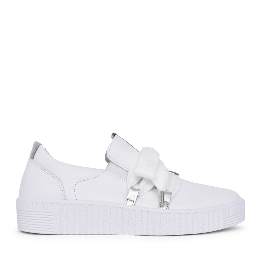 Ladies Waltz 03.333 Trainer In White