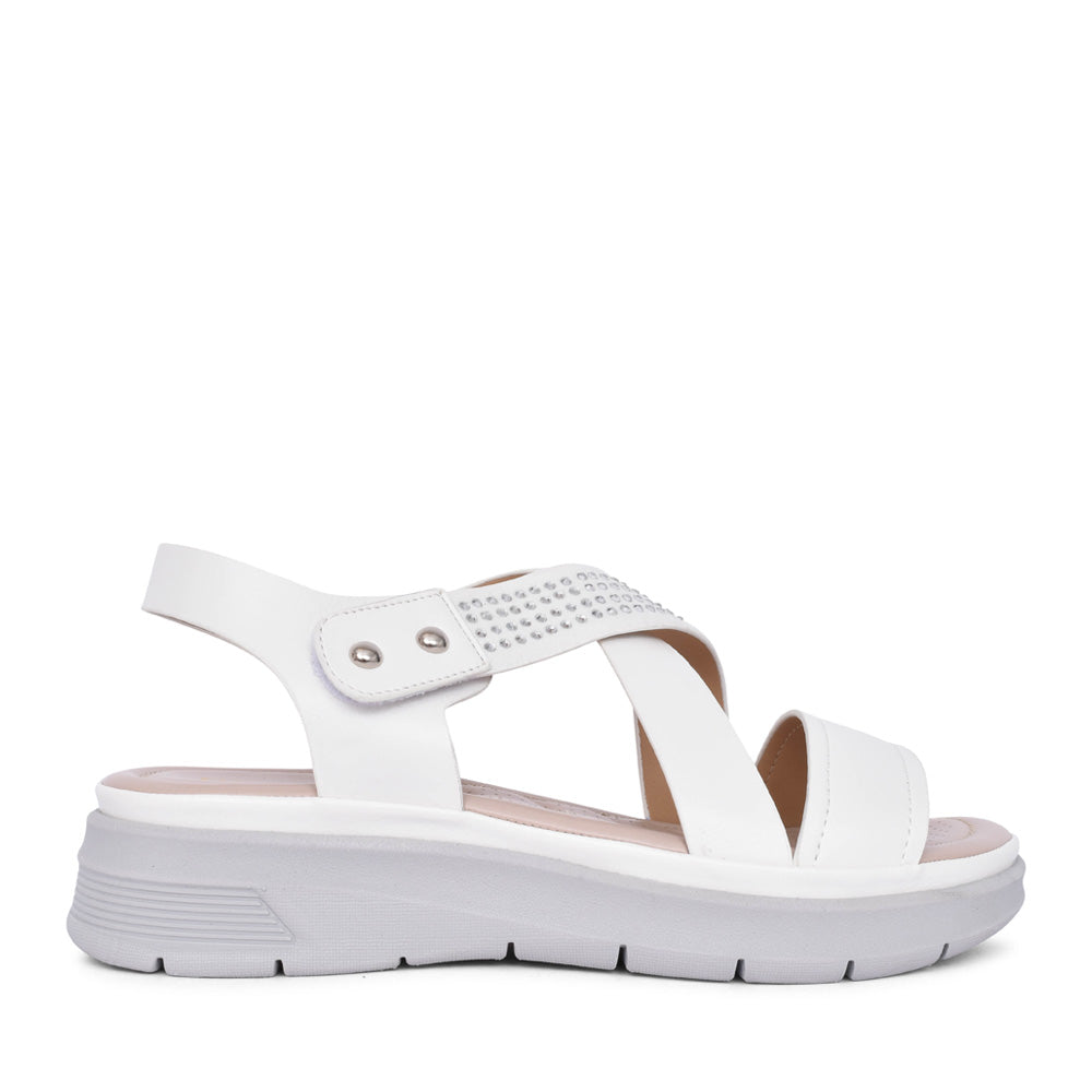 Ladies 161-16a Velcro Sandal In White