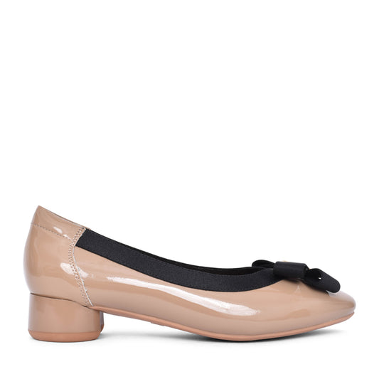 Ladies W5314 Low Heel Court Shoe In Apricot