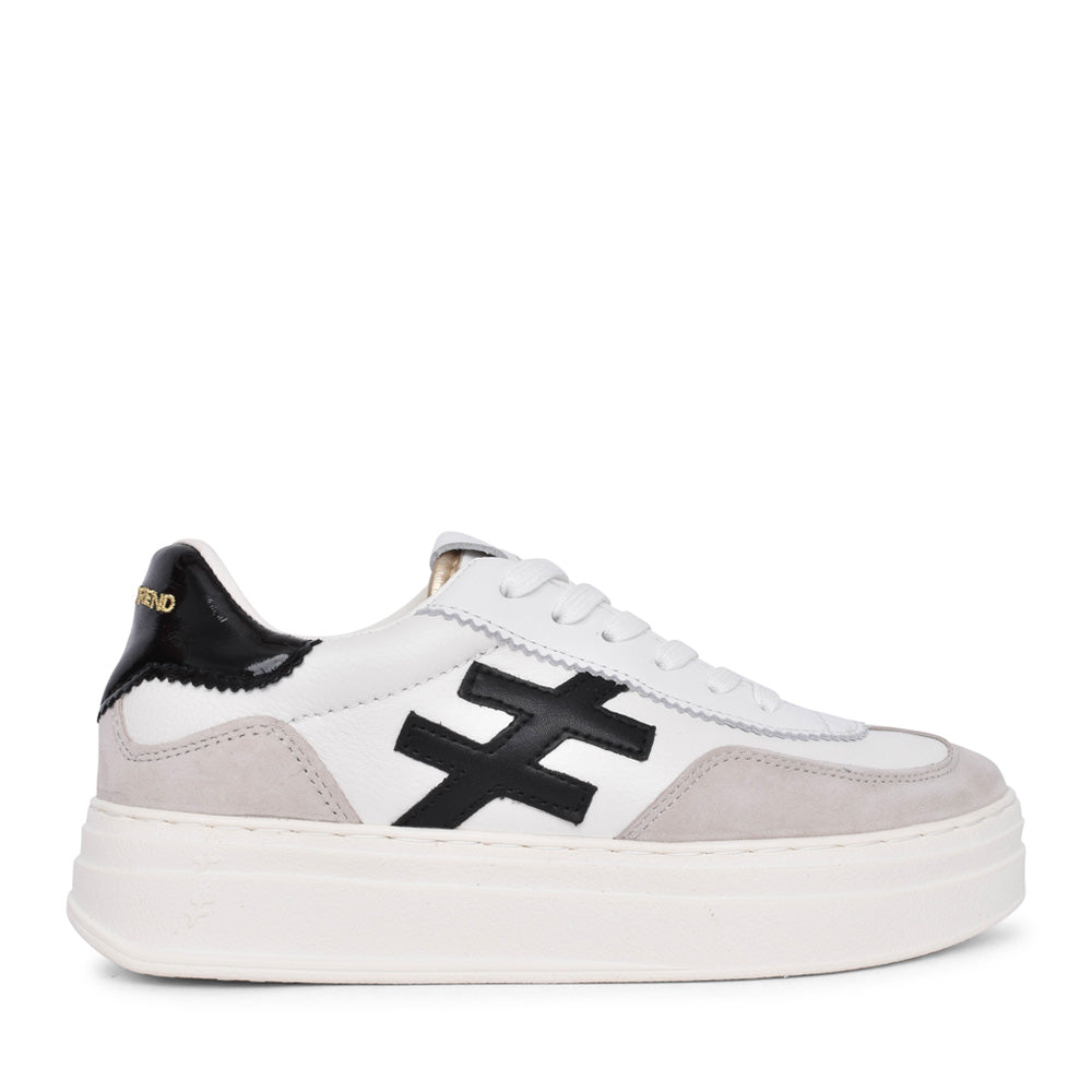 Ladies A035 3100 Laced Trainer In White
