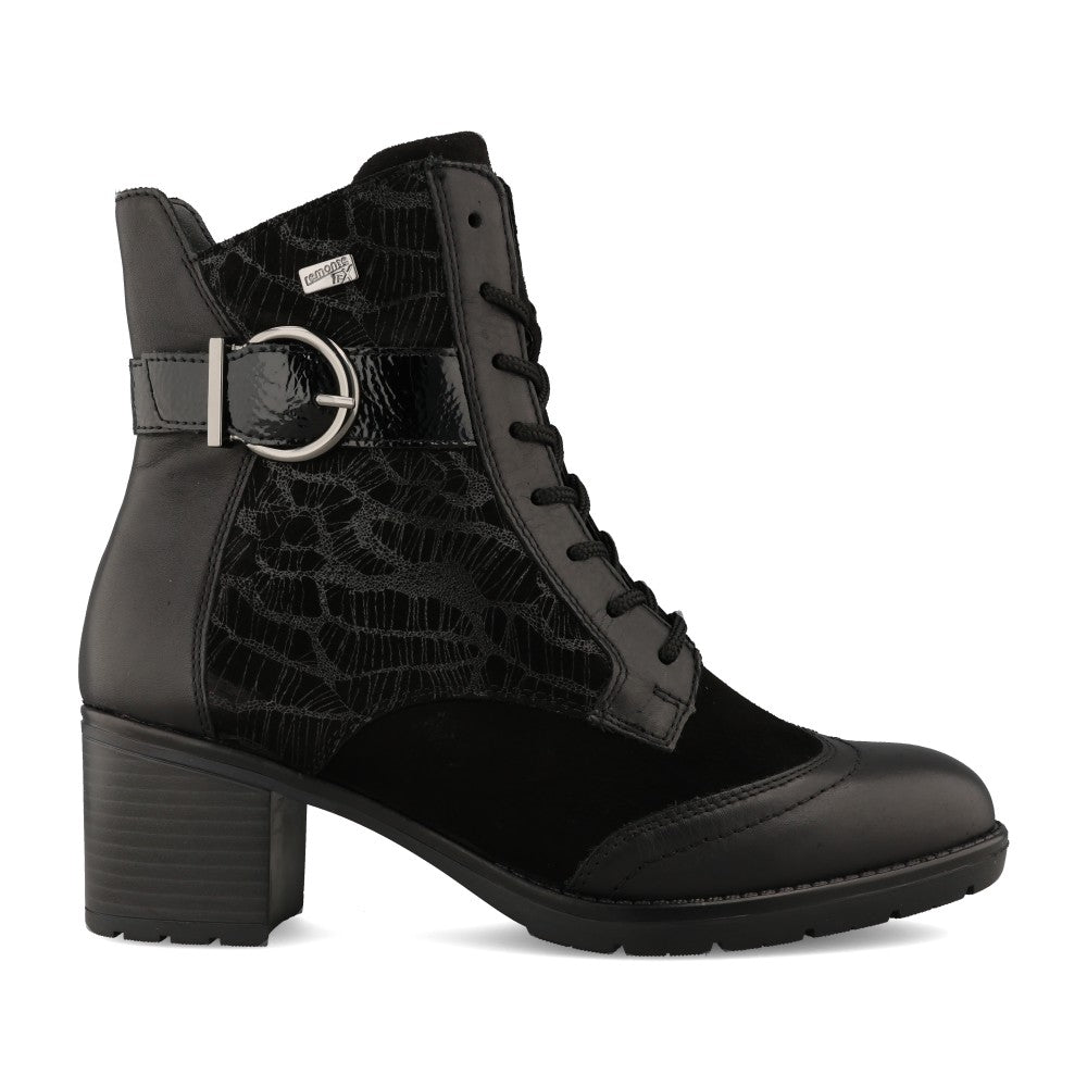 Ladies D2a77 Tex Laced Ankle Boot In Black