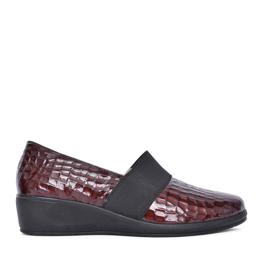 Ladies 9-24351 Slip-on Shoe In Burgandy
