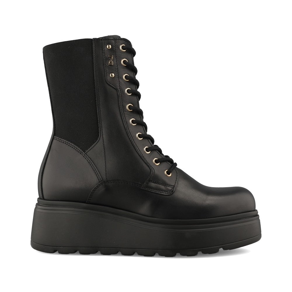 Ladies I514900d Laced Ankle Boot In Black