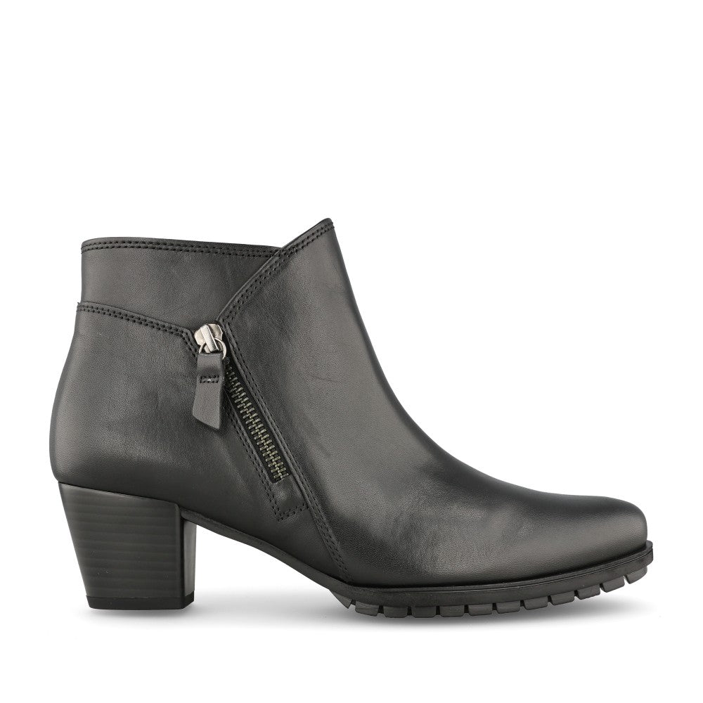 Ladies 76.603 Ankle Boot In Black
