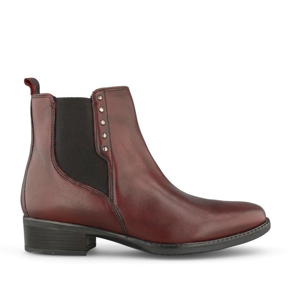 Ladies Crest 1983 Low Heel Ankle Boot In Burgandy