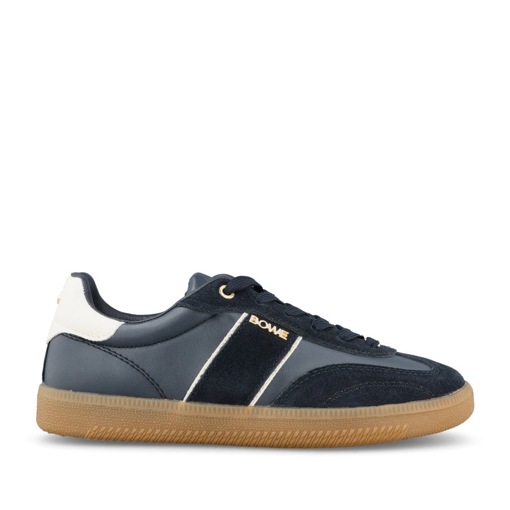 Ladies Chilliers Laced Trainer In Navy