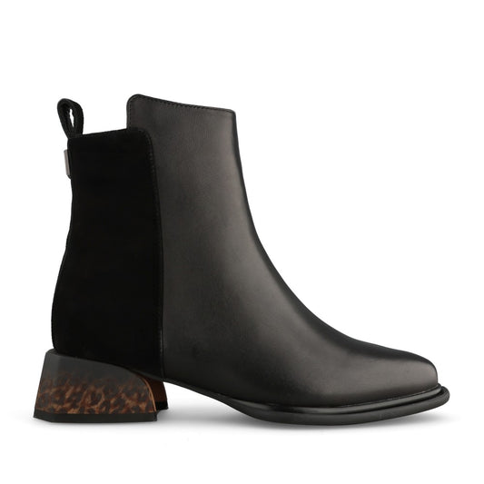 Ladies C4605 Ankle Boot In Black