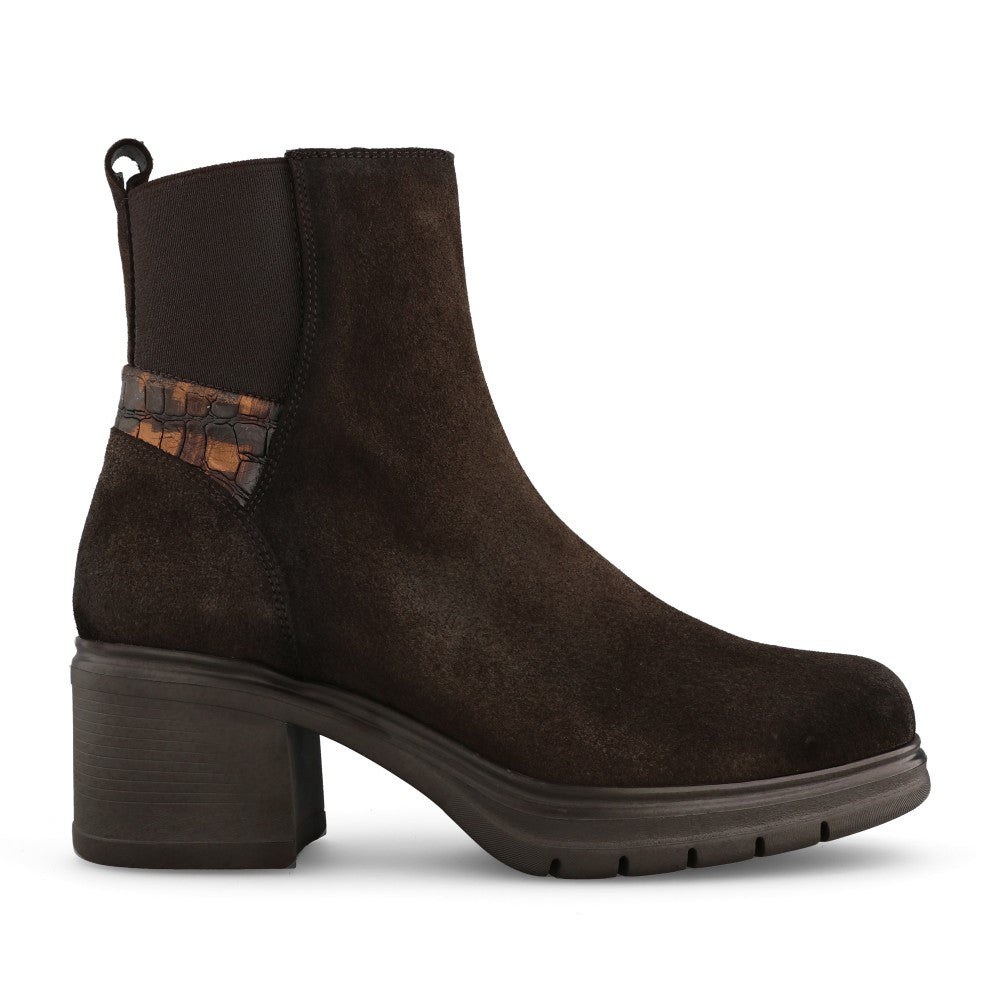 Ladies Mabel-06 Block Heel Ankle Boot In Choco