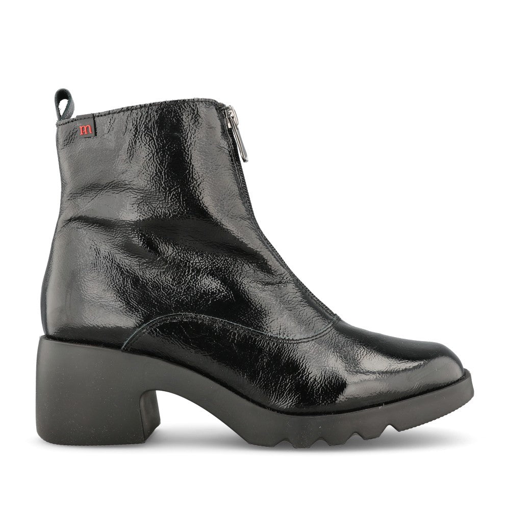 Ladies 21225 Low Ankle Boot In Black