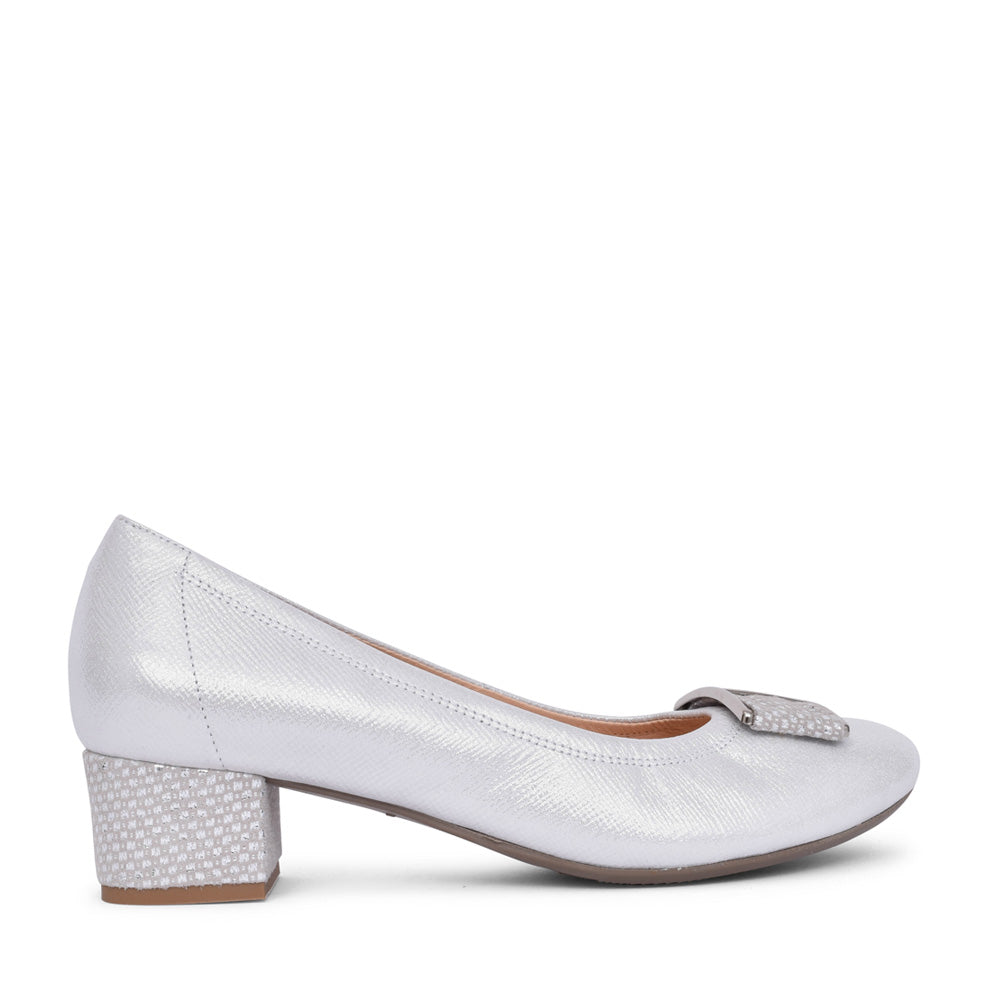 Ladies 5632 Low Heel Court Shoe For Ladies In Silver