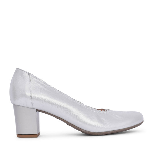 Ladies Shimmer 5527 Low Heel Court Shoe In Silver