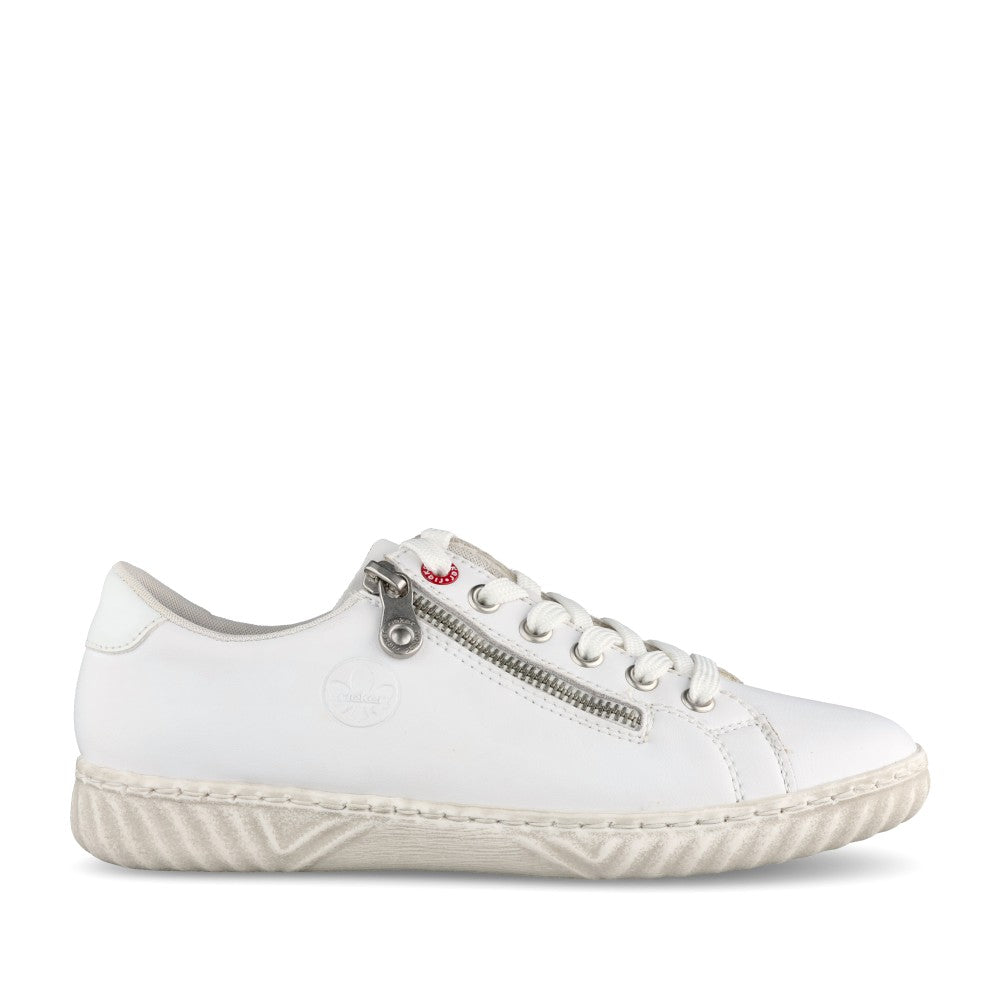 Ladies N0900 Laced Trainer In White
