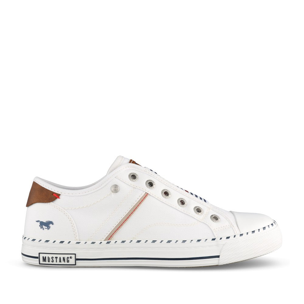 Ladies 152002 Slip-on Trainer In White