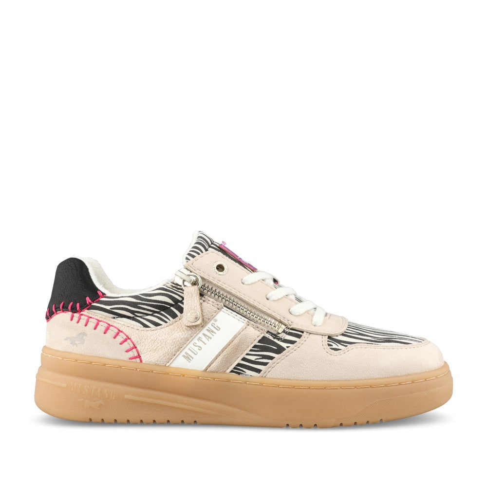 Ladies 362004 Laced Trainer In Beige