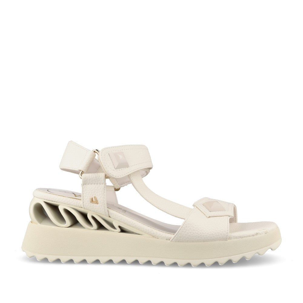 Ladies Better Alone Wedge Sandal In Cream