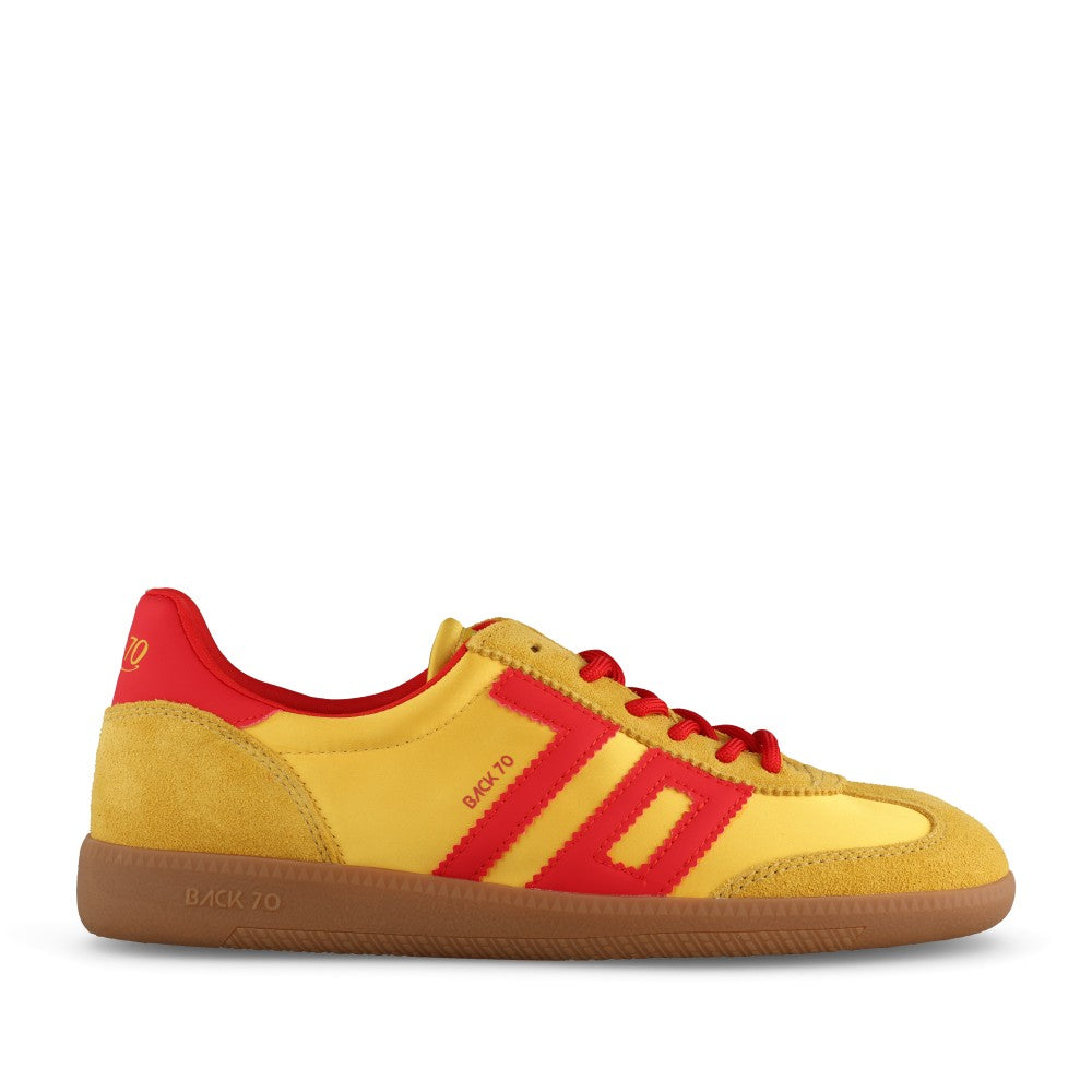 Ladies Ghost C26-106 Laced Trainer In Yellow