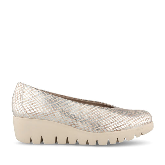 Ladies C-33100 Slip-on Shoe In Champagne