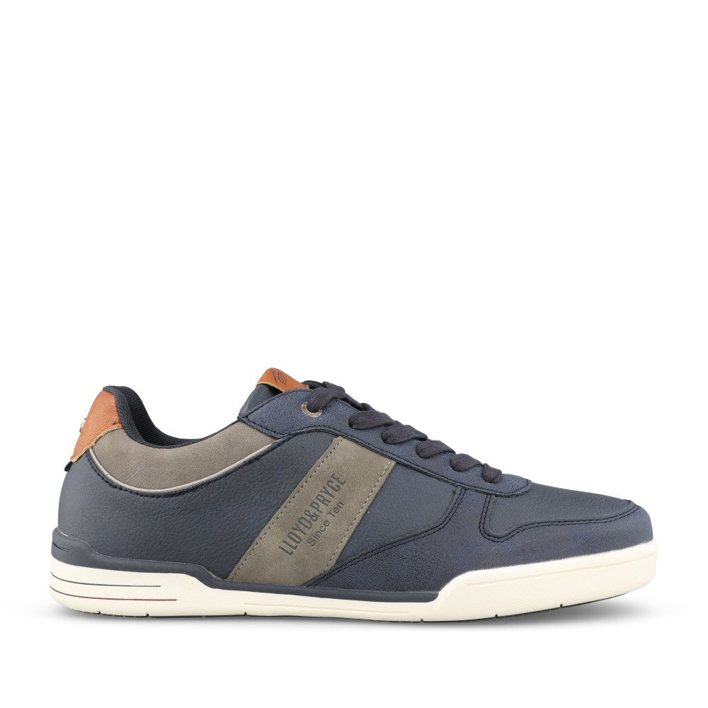 Mens Berthwick Laced Trainer In Navy
