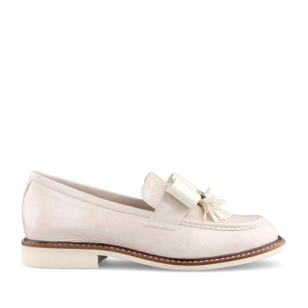 Ladies 9206 Loafer In White