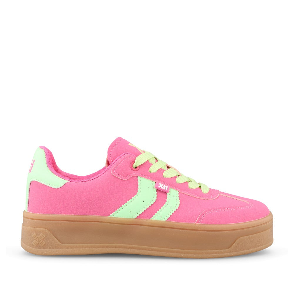 Ladies 145016 Laced Trainer In Fuchsia